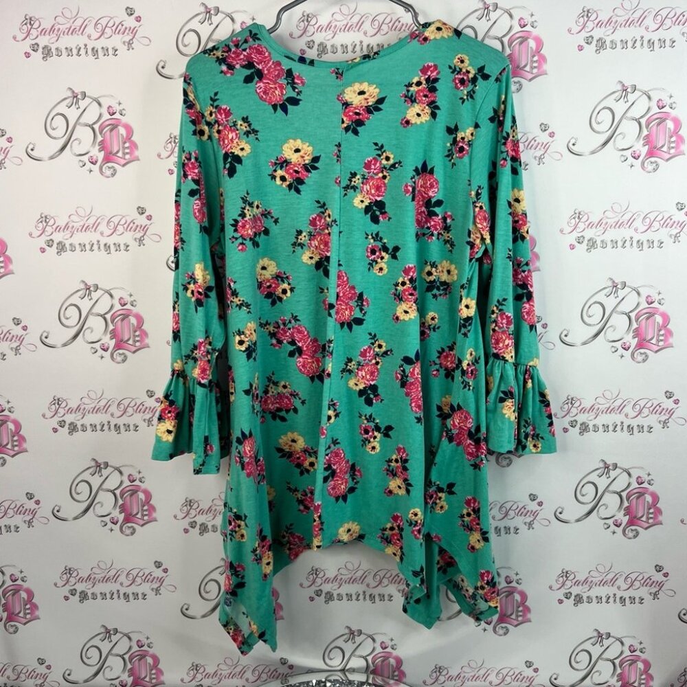 Bobbie Brooks long sleeve asymmetrical hem fairy flowers Teal Floral Blouse - Picture 2 of 14